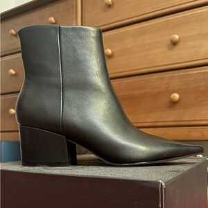 Marc Fisher Alfie Block Heel Leather Ankle Bootie in Black, size 8.5